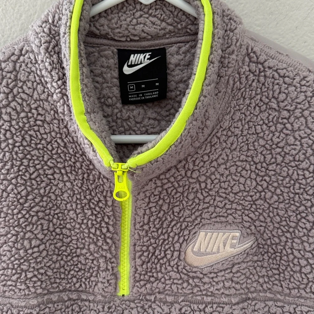 Nike Sherpa 1/4 Zip Women’s Tan and Neon‎ Yellow Fleece Jacket Size Medium